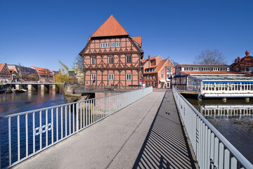 Hansestadt Lüneburg auf der Brausebrücke wolkenlos