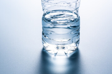 ペットボトルの水