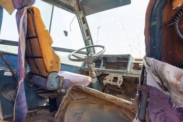 Cabine motoista ônibus abandonado 