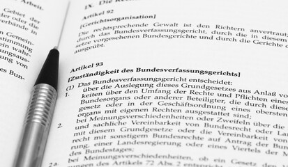 Obraz premium Bundesverfassungsgericht Grundgesetzbuch Artikel 93