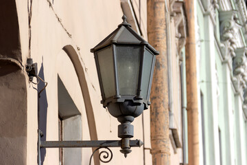 Fototapeta na wymiar Cast-iron street lights in St. Petersburg.