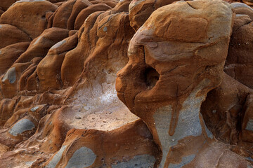 big red stone in the dessert