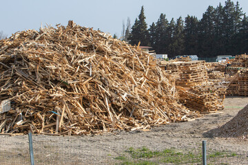 Usine recyclant le bois.