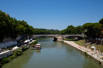 Tyber rzeka Rzym latem