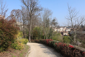 Le parc Mignot, grand espace vert, ville de Annonay, département de l'Ardèche, France