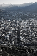 Grenoble et la cours Jean Jaurès depuis le Mont Jalla