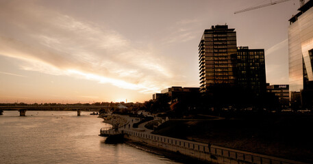 Obraz premium sunset over the river (saskatoon, SK) 