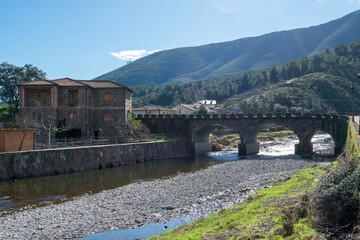Fototapeta premium Views and landscape of the river and houses of the town of Nuñomoral.