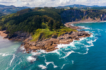 Fototapeta premium Fotos de costa con drone