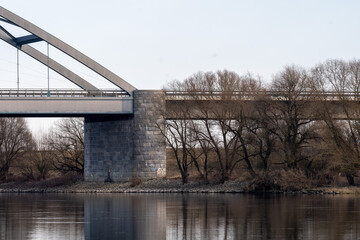 Teil der Donaubrücke an der B20 in Straubing