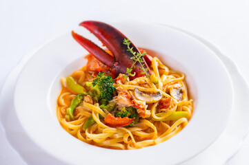 オマール海老のトマトクリームパスタ