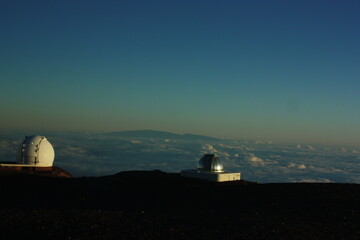 Obraz premium Mesmerizing view of sunrise at Mauna Kea in Big Island Hawaii USA - マウナケア 朝日 ハワイ島 アメリカ