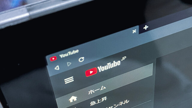 YouTubeロゴ(https://www.youtube.com/)。2,021年3月撮影/日本