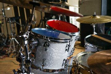 Fototapeta na wymiar Drum set for sound recording. Drums in a metal case on the stand