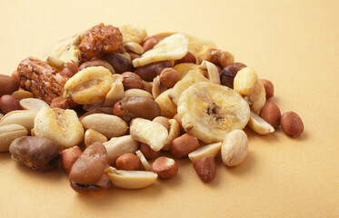 ミックスナッツ　　豆菓子・木の実