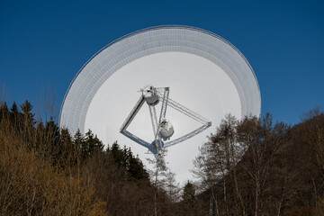 The view of the radio telescope in Effelsberg