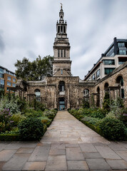 Fototapeta na wymiar Central London. Chrystchurch Greyfriars Garden by Newgate Street