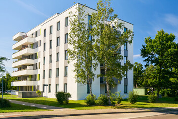 Apartment building in a prefabricated housing estate in the residential area © Robert Kneschke