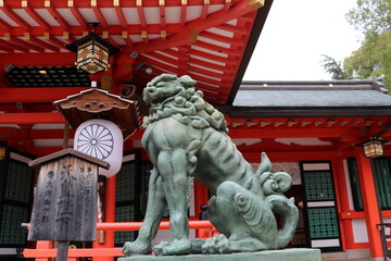 Fototapeta na wymiar 生田神社の狛犬