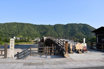 Obraz premium 古い木製の橋