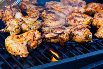 the delicious barbecue chicken wings with a crispy crust