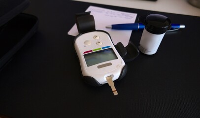 blood sugar check using blood sugar test strips