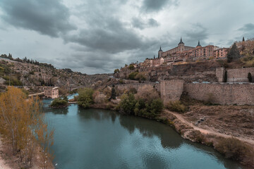 Fototapeta na wymiar Toledo con el Tajo