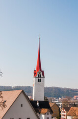 Obraz premium Bremgarten, Stadtkirche, St. Nikolaus, Altstadt, Reuss, Fluss, Altstadthäuser, Rausstal, Aargau, Frühling, Schweiz