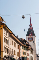 Obraz premium Bremgarten, Spittelturm, Obertor, Obertorplatz, Oberstadt, Altstadt, Altstadthäuser, Reuss, Fluss, Aargau, Stadtrundgang, Frühling, Schweiz