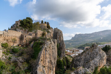 Fototapeta na wymiar old castle on top of the cliff in Guadalest