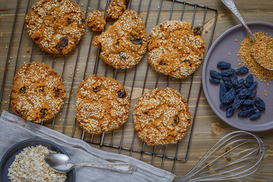 oatmeal cookies with raisins and sesame, ingredients for oatmeal cookies
