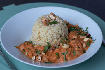 Creamy bean masala with bulgur 