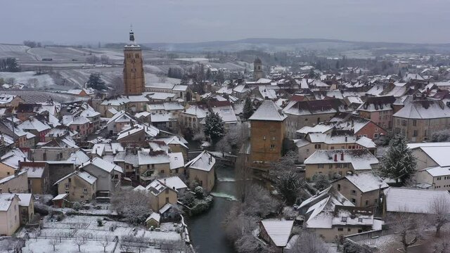 La ville d'Artois en hivers sous la neige