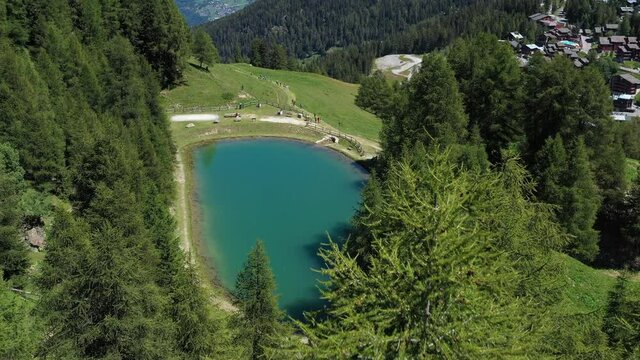 Le lac Vert &agrave; la Plagne