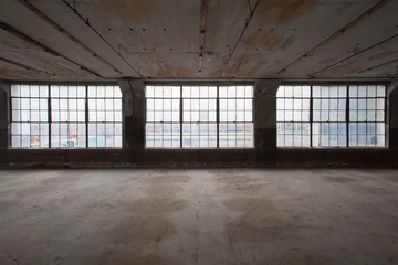 Foto op Plexiglas Binnenaanzicht in een verlaten fabrieksgebouw © Rob Dobi