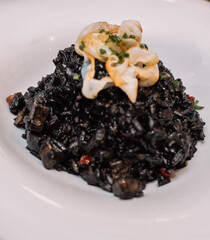 Arroz negro valenciano con calamares