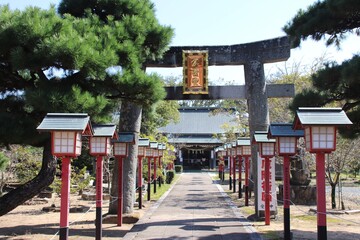芦屋町の岡湊神社の参道