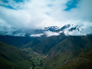 Fototapeta premium Valley of the beautiful look of the sun of Ollantaytambo, Urubamba