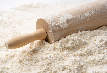 Close up of flour and rolling pin