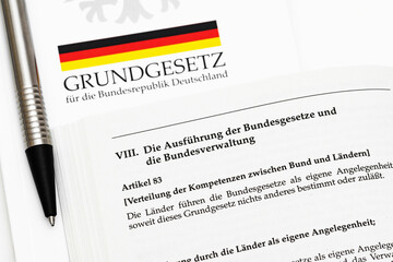 Obraz premium Grundgesetzbuch Artikel 83
