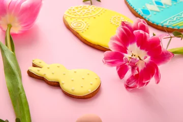 Fototapeten Tasty Easter cookies on color background © Pixel-Shot