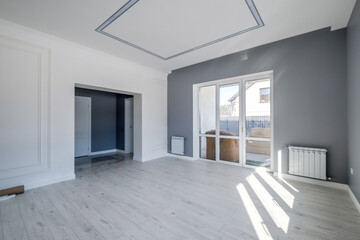 Obraz premium empty white room with repair and without furniture