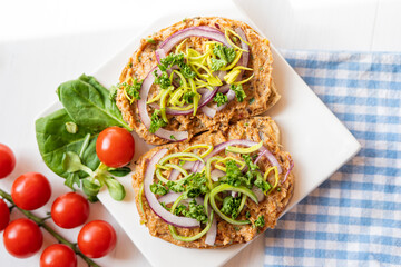 red onion leek dip open sandwich bread spread lunch, party food, finger food 