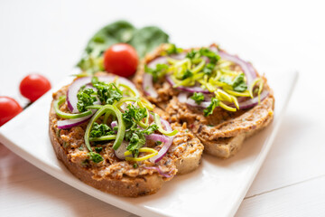 red onion leek dip open sandwich bread spread lunch, party food, finger food 