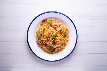 Espaguetis a la Cardinale traditional italian recipe.