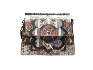 Fashionable and stylish walking handbag for woman.