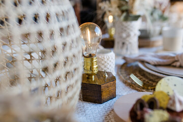 gedeckter Tisch zum Muttertag Boho Vintage Paletten