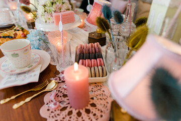 gedeckter Tisch zum Muttertag Boho Vintage Paletten