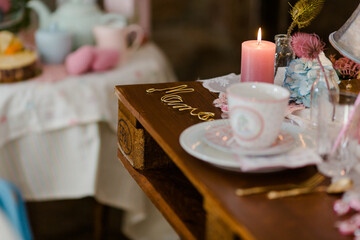 gedeckter Tisch zum Muttertag Boho Vintage Paletten