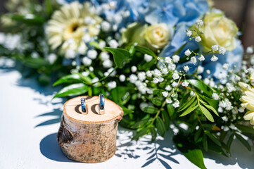 Fototapeta na wymiar Wedding bouquets and rings
